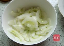 糖醋老黄瓜的做法图解1