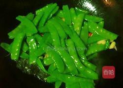 广式腊肠炒荷兰豆的做法图解4