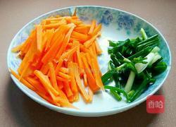 胡萝卜炒杏鲍菇的做法图解2