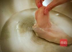 韭黄鸡丝的做法图解1