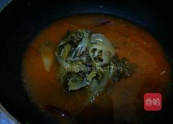 酸辣鱿鱼汤的做法图解7