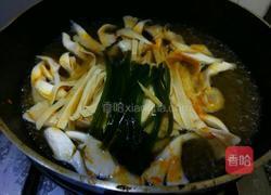 鱿鱼酸辣汤的做法图解9