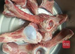 冬瓜大骨汤的做法图解1