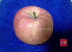 鲜榨苹果汁的做法图解1