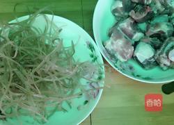 排骨炖粉条的做法图解1