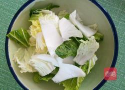 泡椒凤爪炖白菜的做法图解2