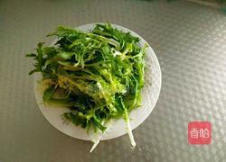 蒜茸苦菊拌晶粉的做法图解1