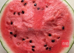糖水西瓜的做法图解2