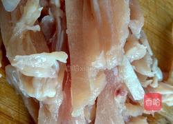 京酱鸡丝的做法图解1