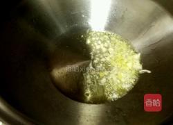 酸笋泡椒炒墨鱼仔的做法图解2