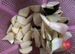 茄子炖土豆粉条的做法图解3