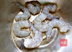 三鲜虾仁馄饨的做法图解2