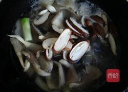 鲫鱼蘑菇汤的做法图解8