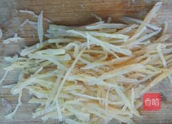 黄瓜拌海蜇皮的做法图解2