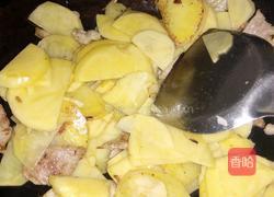 土豆片西红柿炒辣椒的做法图解4