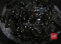 傣味凉拌木耳的做法图解2