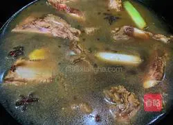 Illustration of how to cook ribs and beans stewed 5