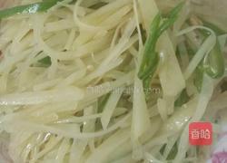 青椒土豆丝的做法图解1