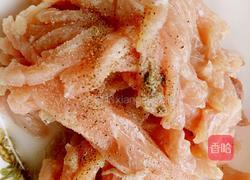 红椒炒肉丝的做法图解2