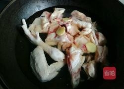 红枣枸杞炖鸡汤的做法图解2