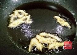 炸面条鱼的做法图解7