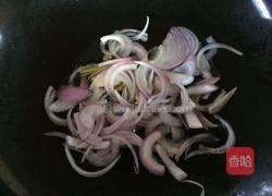 胡萝卜炒洋葱的做法图解3