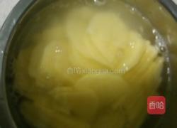 土豆辣椒西红柿的做法图解1