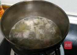 南瓜炖小鸡的做法图解1