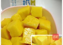 芒果奶昔的做法图解2