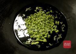 毛豆烧豆腐的做法图解2