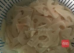 清炒藕片的做法图解1