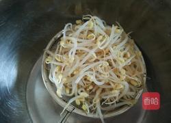 绿豆芽拌干豆腐的做法图解3
