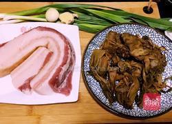 盐菜回锅肉的做法图解1