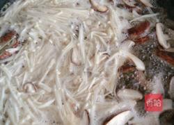 金针菇香菇汤的做法图解5