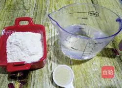 Illustration of how to make hamburger beef patties 1