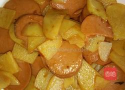 土豆烩火腿肠的做法图解4