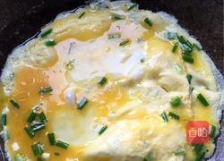 香葱炒鸡蛋的做法图解3