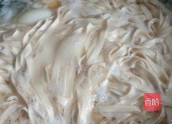 酸菜面条的做法图解3