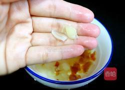 桃胶皂角米炖银耳的做法图解3