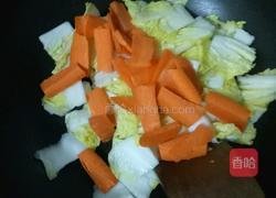 白菜炒胡萝卜的做法图解4