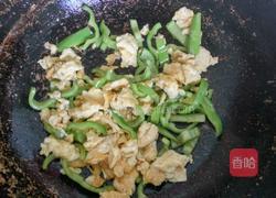 辣子炒鸡蛋的做法图解8