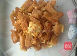 辣条炒蛋的做法图解6
