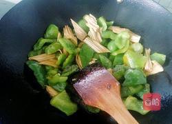 青椒炒腐竹的做法图解4