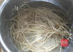 凉拌粉条的做法图解1