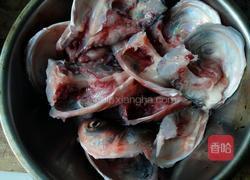 鲢鱼头炖豆腐的做法图解1