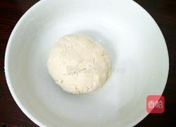 芹菜素包子的做法图解2