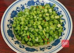 芹菜素包子的做法图解3