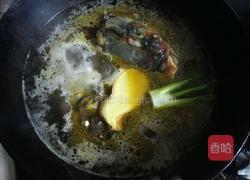 鱼头白菜汤的做法图解3
