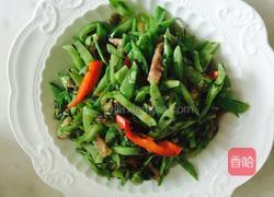 扁豆炒雪菜的做法图解8