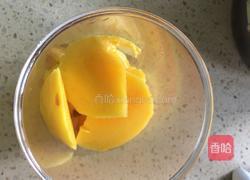 自制两吃芒果酱的做法图解1